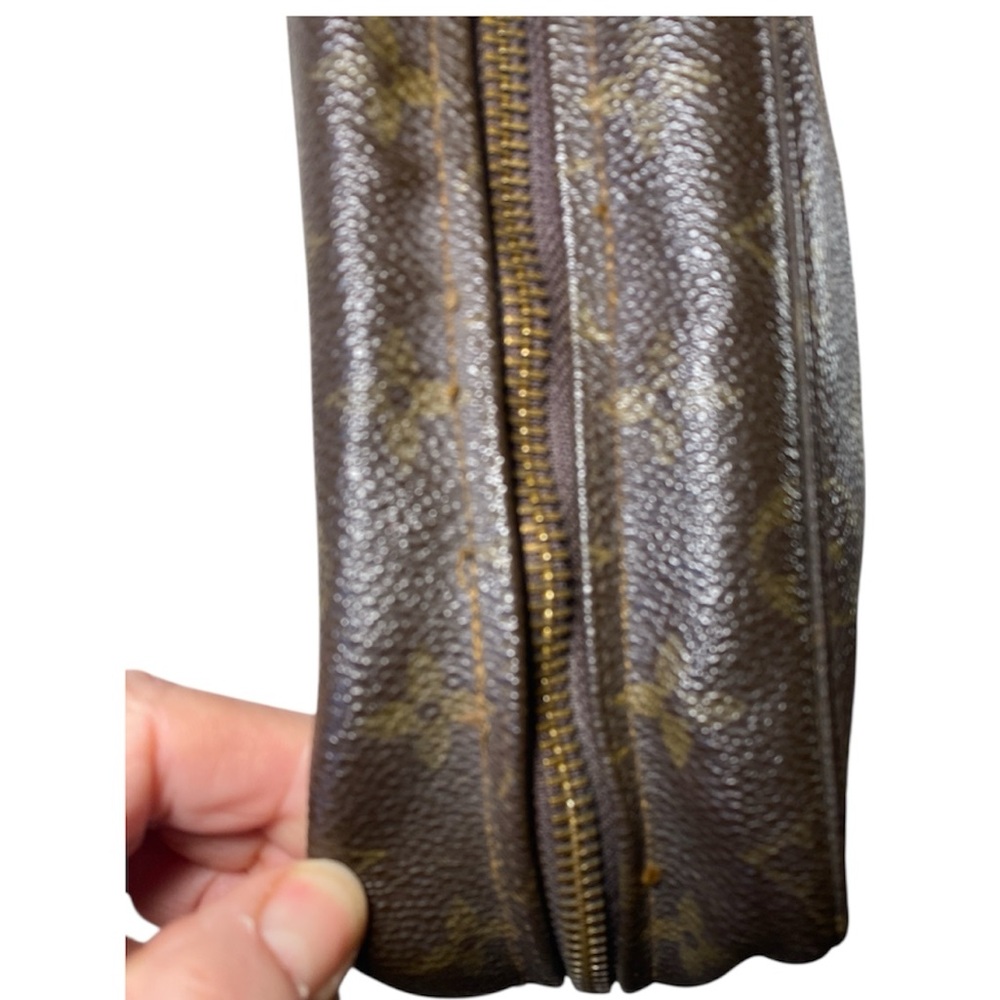 Louis Vuitton Brown Monogram Cosmetic Toiletries Bag Pouch, vintage - Picture 6 of 11